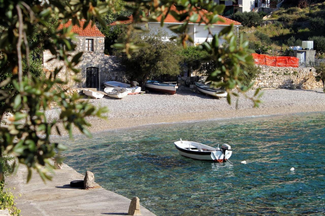Apartment Family Friendly Seaside Cove Torac, Hvar - 2071 Gdinj
