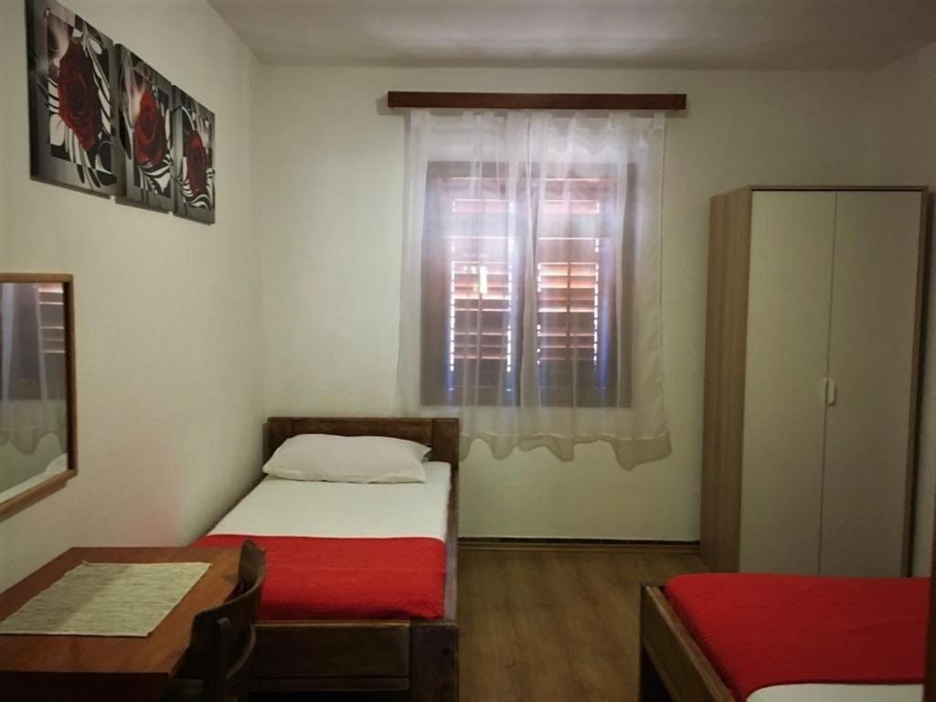 Family Friendly Seaside Cove Torac, Hvar - 2071 Gdinj