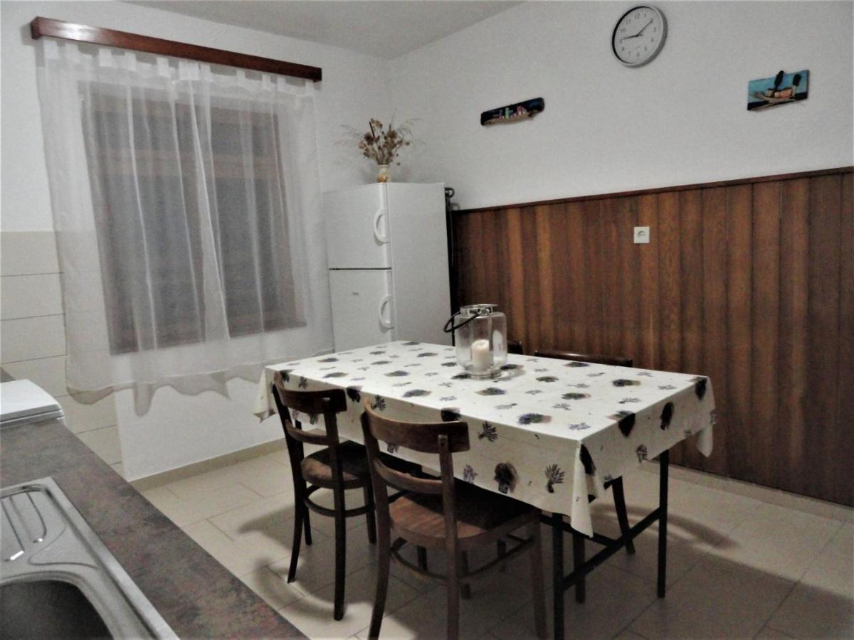 Family Friendly Seaside Cove Torac, Hvar - 2071